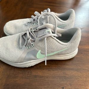 Women’s Nike sneakers